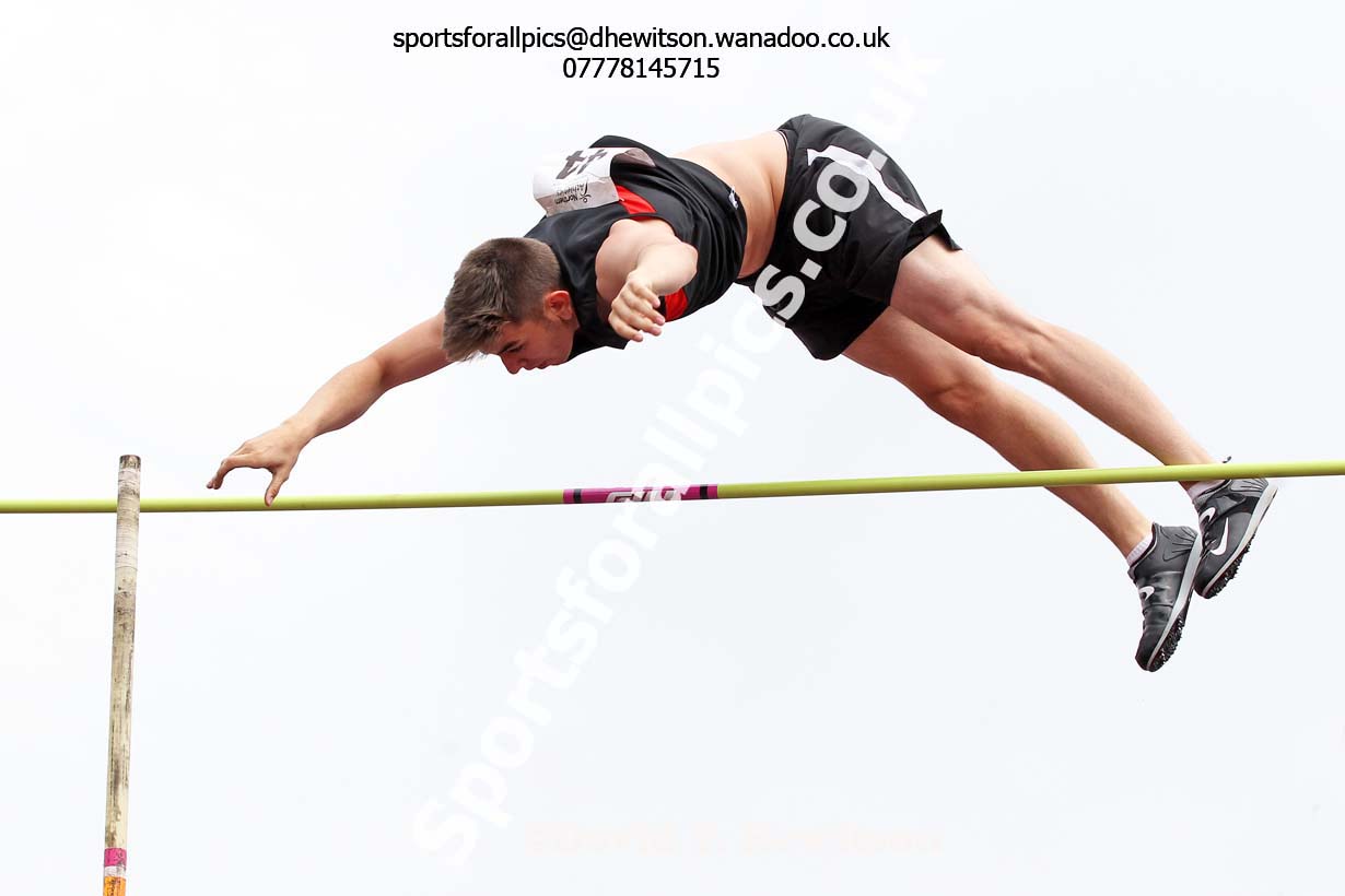Mens under-20s pole vault, Northern Senior and Under-20s Track and Field Champs., Manchester. Photo: David T. Hewitson/Sports for All Pics